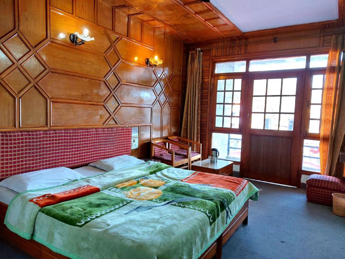 Goroomgo Radha Continental Nainital Exterior photo