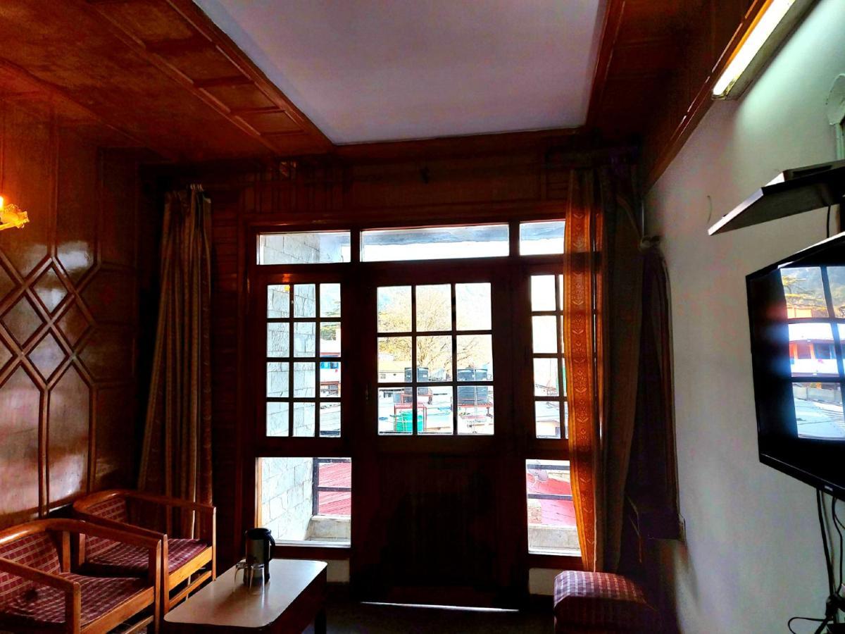 Goroomgo Radha Continental Nainital Exterior photo